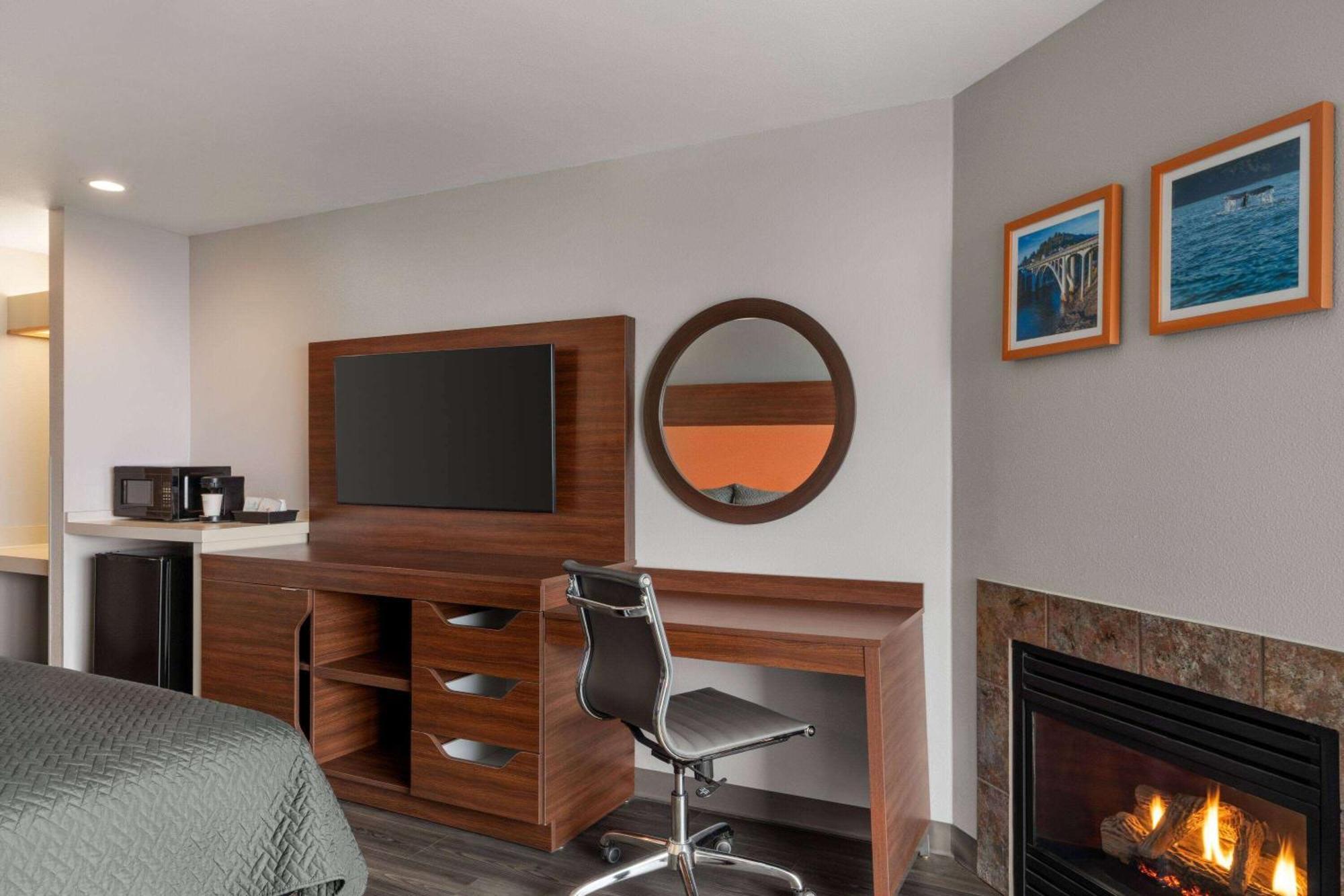 Travelodge By Wyndham Depoe Bay Eksteriør bilde